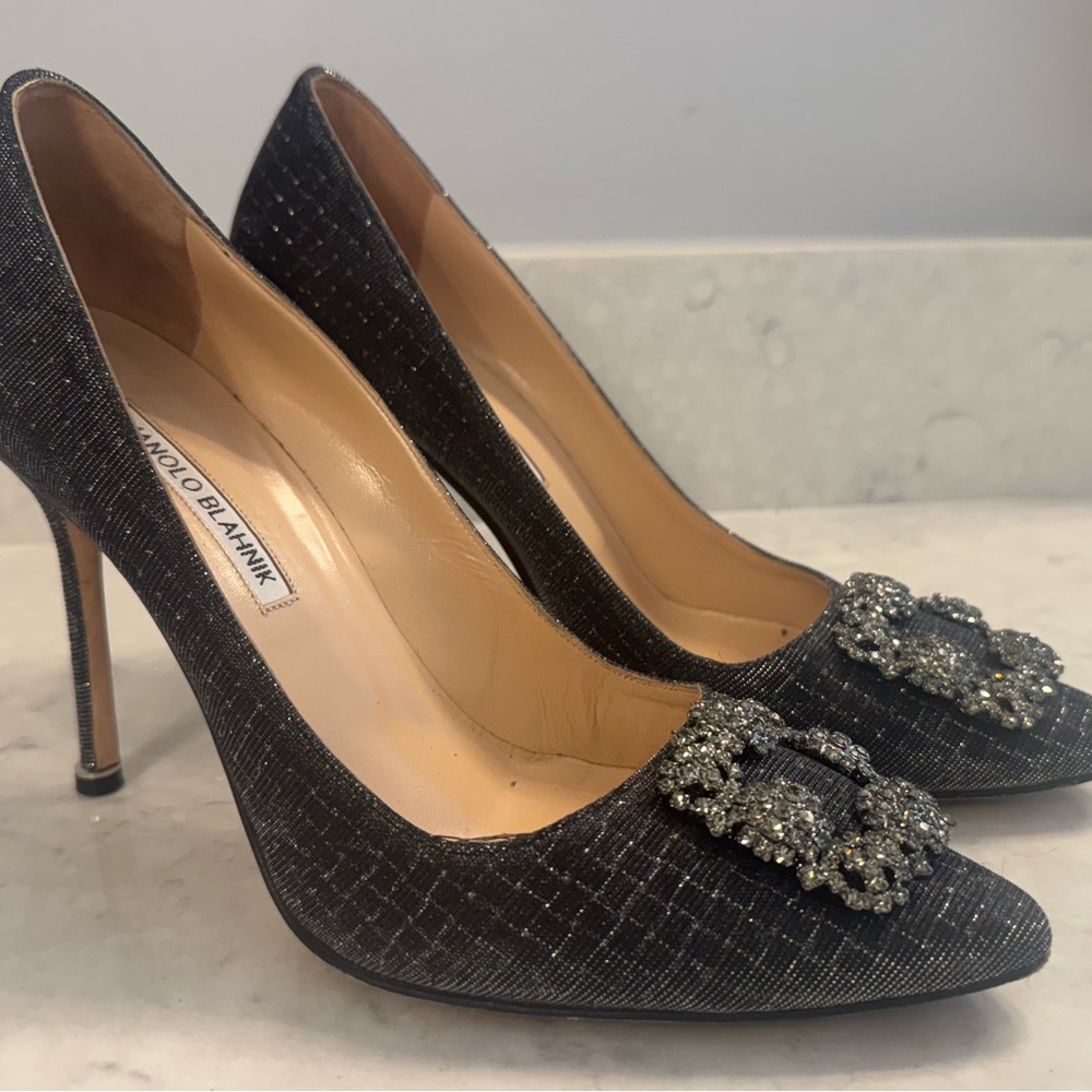 Auth Manolo Blahnik Grey Hangisi Heels, sz. 41